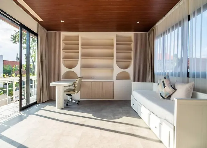 New! Luxury 4br Gebran With Butler Canggu
