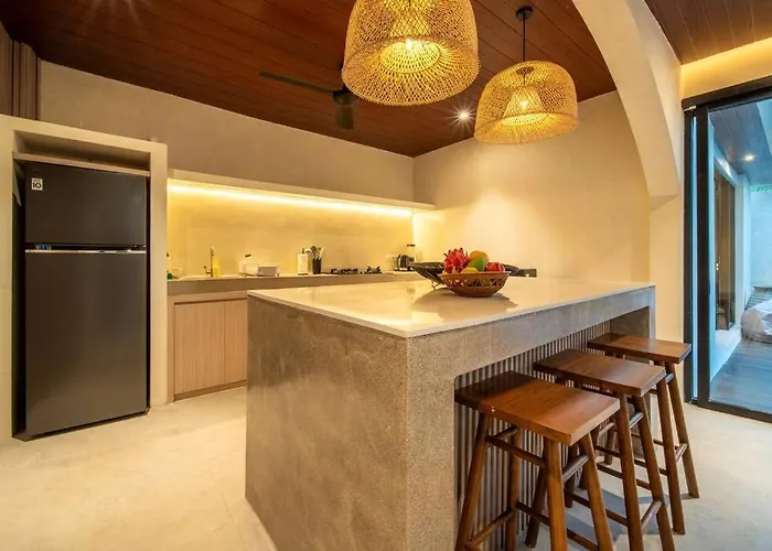 New! Luxury 4br Gebran With Butler Villa