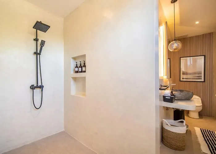 New! Luxury 4br Gebran With Butler Villa Canggu