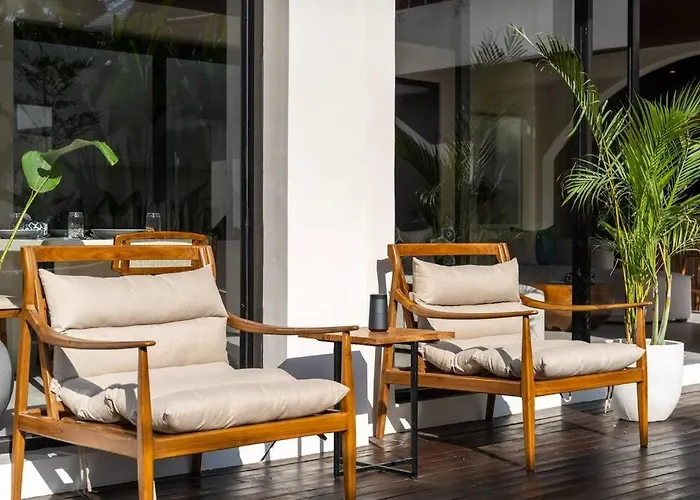 New! Luxury 4br Gebran With Butler Villa